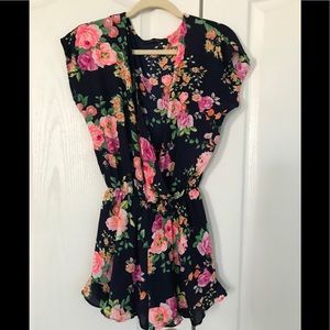 Honey Punch Navy Floral Romper Size Medium